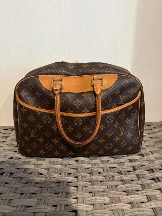 Louis Vuitton Handbags - Louis Vuitton Deauville monogram canvas handbag